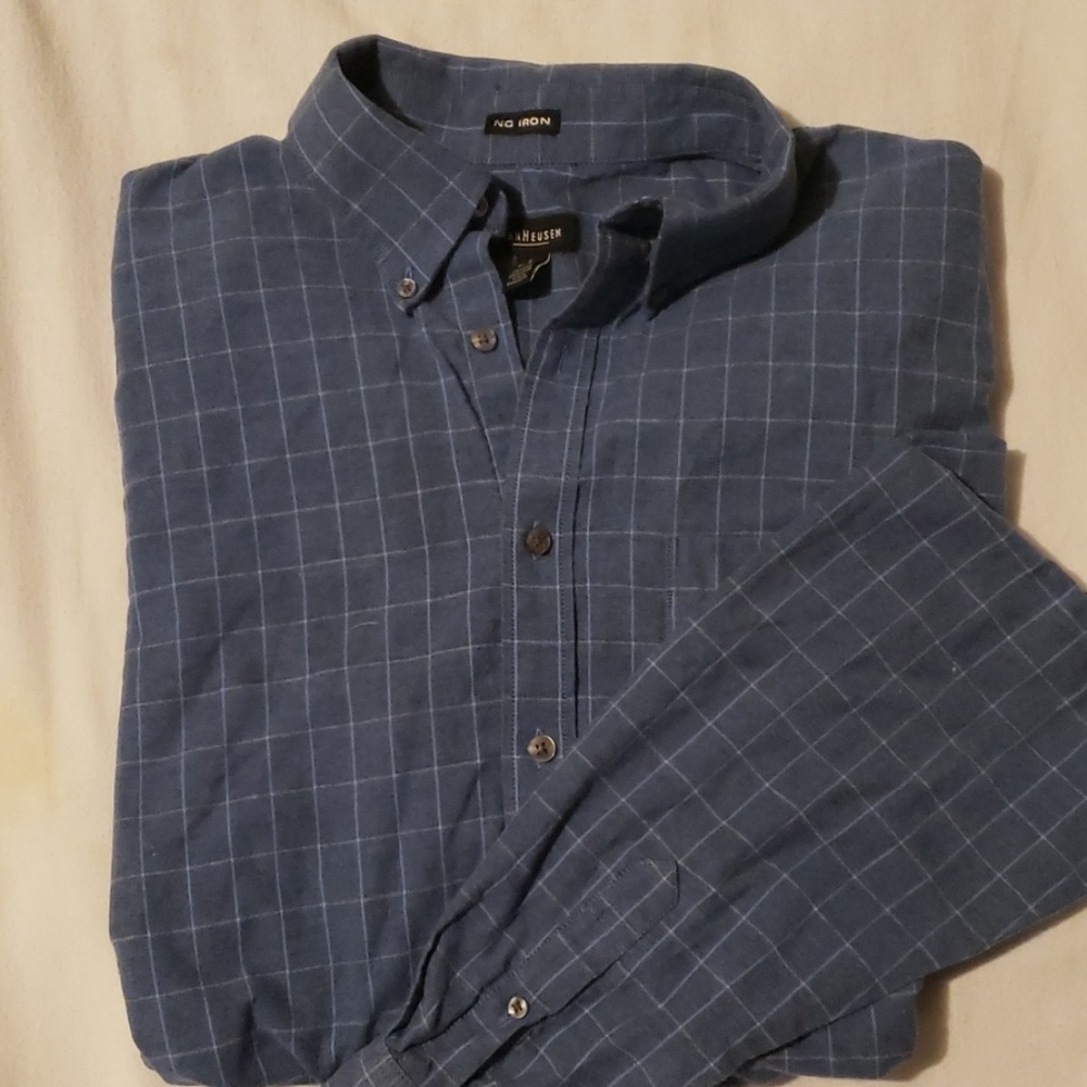 Van Heusen button down - Picture 1 of 2